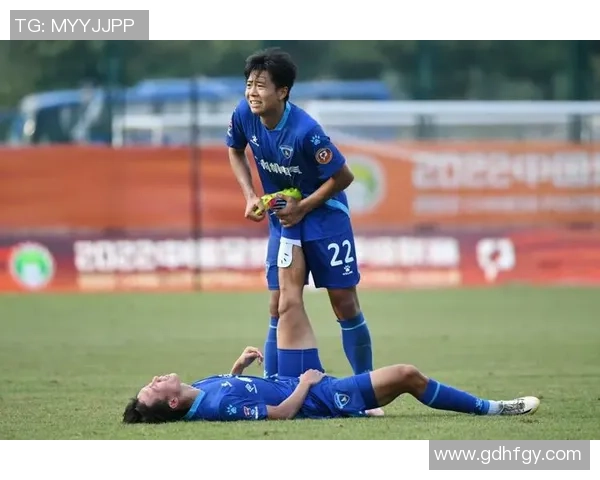 南京足球队在邀请赛中的战术表现分析与总结